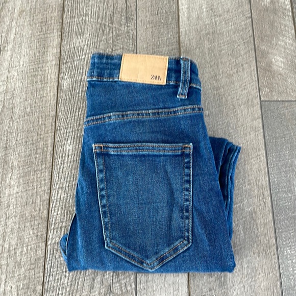 Zara Denim - Zara Size 6 Skinny Jeans